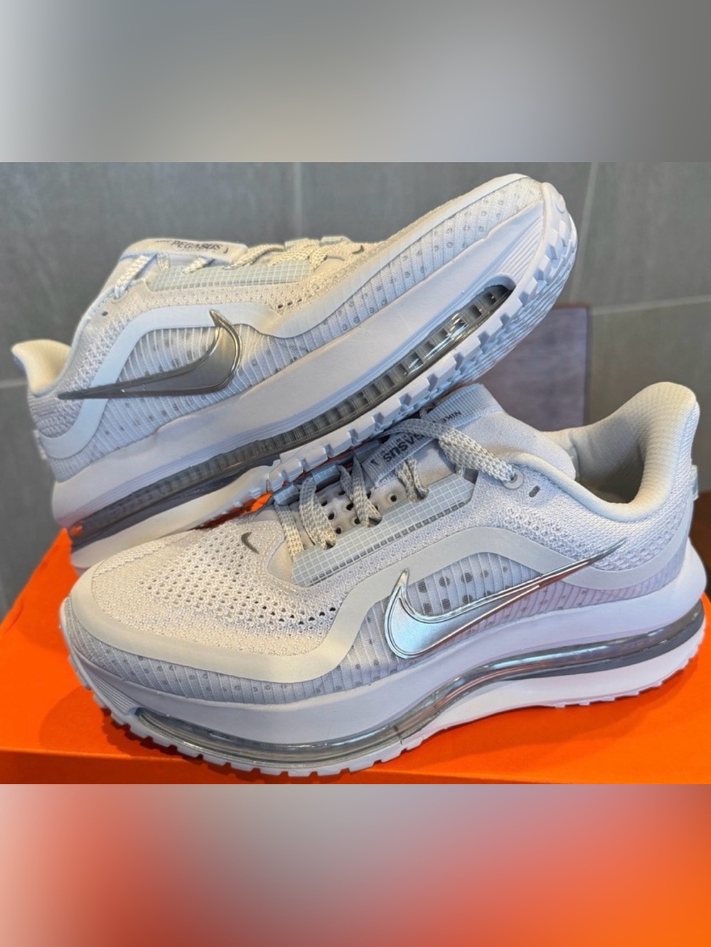 Nike Women's White and Light Gray Athletic Shoes